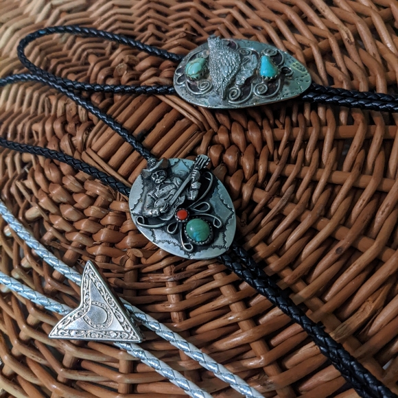 Vintage Cowboy Turquoise Bolo - Picture 6 of 6